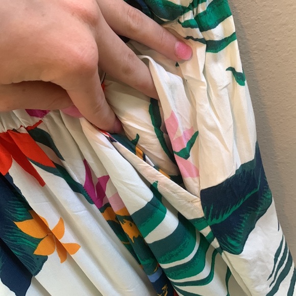 Girls Old Navy Floral Sleeveless Romper - Picture 7 of 7